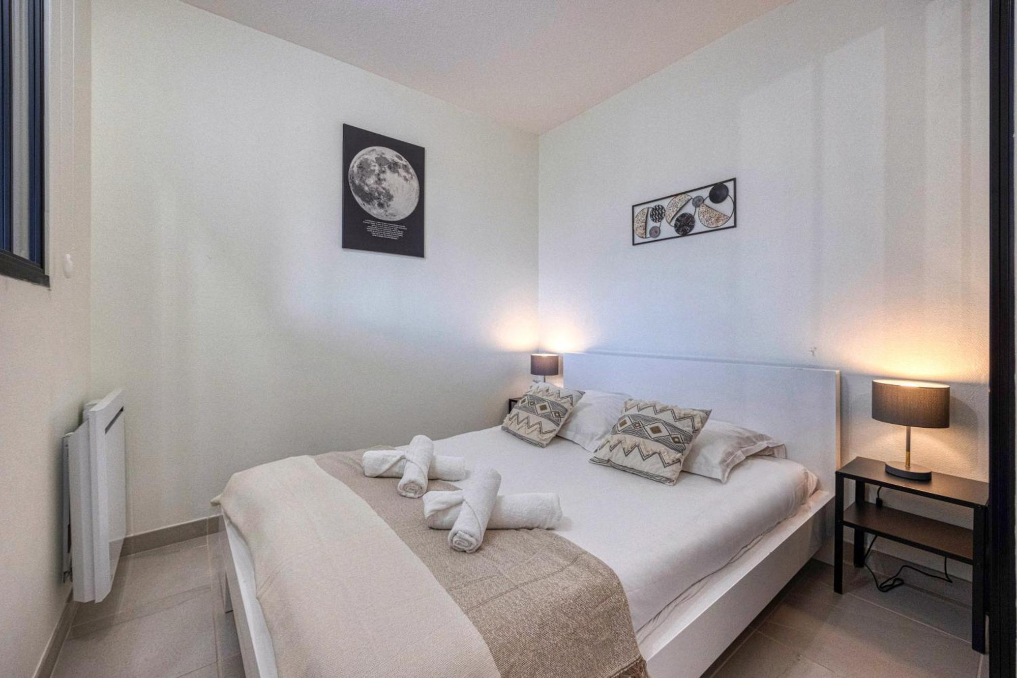 L'Hotelier - Chu / Bein Sport/Canal + Meylan Luaran gambar